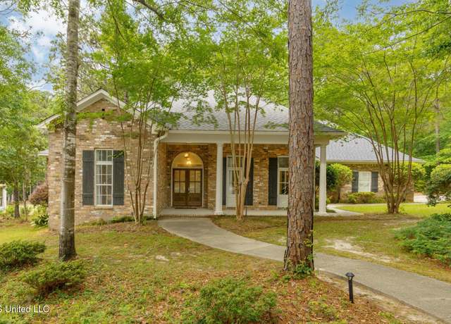 Property at 318 40th Pl, Hattiesburg, MS 39402, 3 beds, 2.5 baths