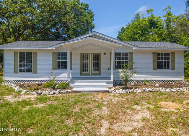 Property at 635 Oakleigh Ave, Gulfport, MS 39507, 3 beds, 2 baths