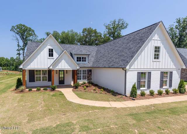 Property at 2286 Grand Oak Ln, Southaven, MS 38672, 4 beds, 3.5 baths