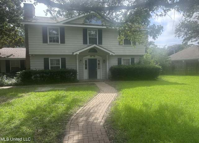Property at 1115 Westwood St, Pascagoula, MS 39567, 5 beds, 3.5 baths