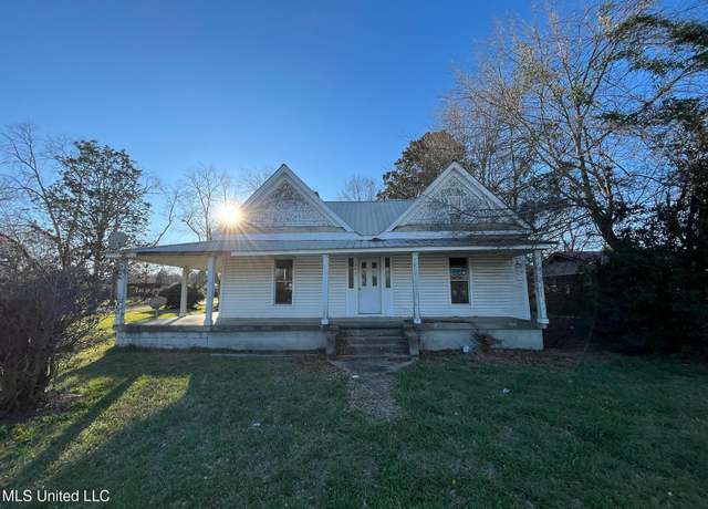 Property at 500 Cypress St, Richton, MS 39476, 2 beds, 1 bath