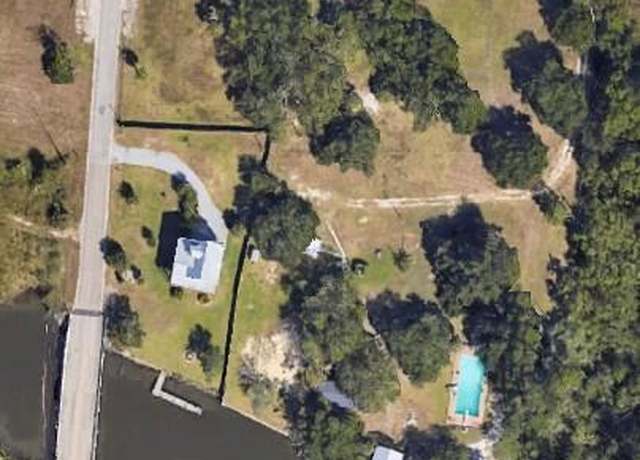 Property at 120/124 Bayview St, Pass Christian, MS 39571