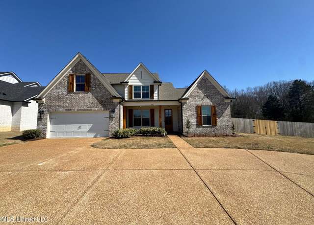 Property at 1706 Bristol Dr, Nesbit, MS 38651, 5 beds, 3 baths