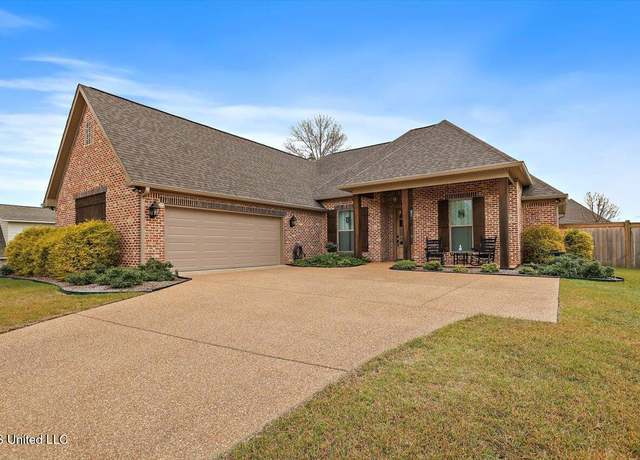 Property at 222 Copper Creek Dr, Clinton, MS 39056, 3 beds, 2.5 baths
