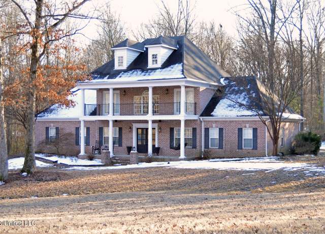 Property at 1323 Crockett Cv, Hernando, MS 38632, 5 beds, 4 baths
