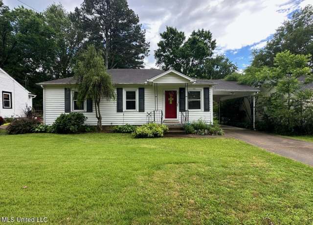 Property at 381 W Robinson St, Hernando, MS 38632, 3 beds, 1 bath