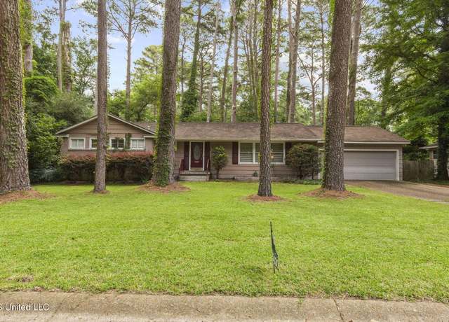Property at 5430 Pine Lane Dr, Jackson, MS 39211, 3 beds, 2 baths