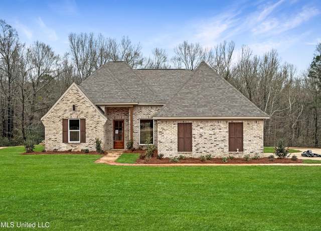 Property at 949 Mullican Rd, Florence, MS 39073, 3 beds, 2 baths