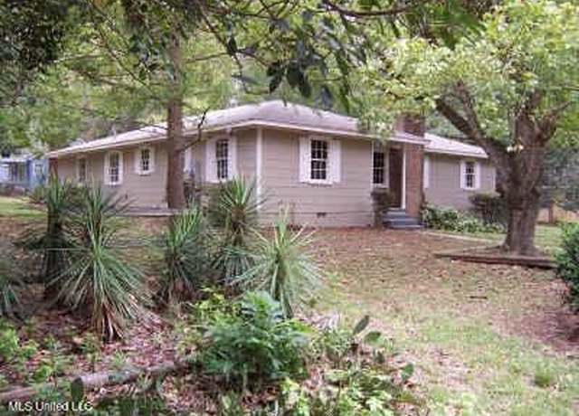 Property at 3202 Charleston Dr, Jackson, MS 39212, 3 beds, 2 baths