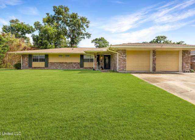 Property at 4 Briarwood Cir, Long Beach, MS 39560, 3 beds, 2 baths