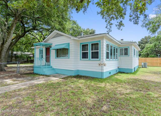 Property at 835 Woodward Ave, Gulfport, MS 39501, 3 beds, 2 baths