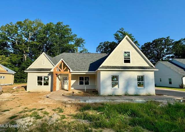 Property at 6579 Grand Oak Ln, Southaven, MS 38672, 3 beds, 2 baths