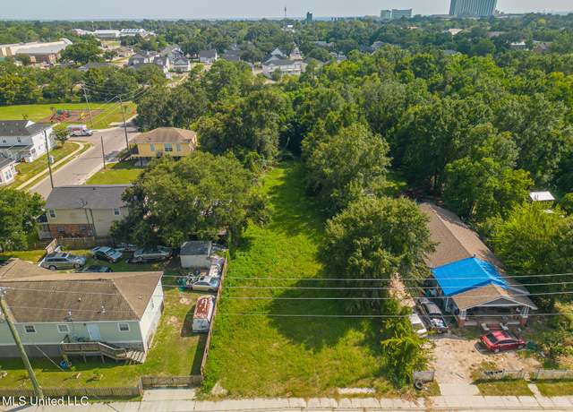 Property at 643 Walker St, Biloxi, MS 39530