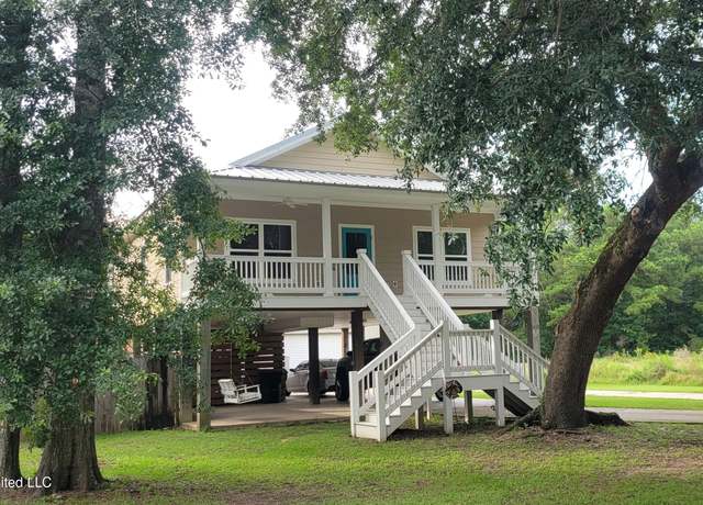 Property at 2386 Coelho Way, Diamondhead, MS 39525, 2 beds, 2 baths