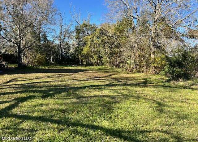 Property at 2317 Choctaw Ave, Pascagoula, MS 39567