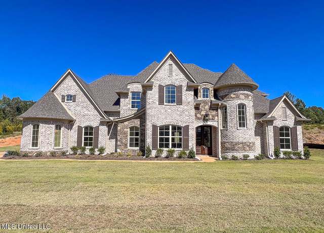 Property at 500 Poplar Ln, Holly Springs, MS 38635, 5 beds, 4 baths