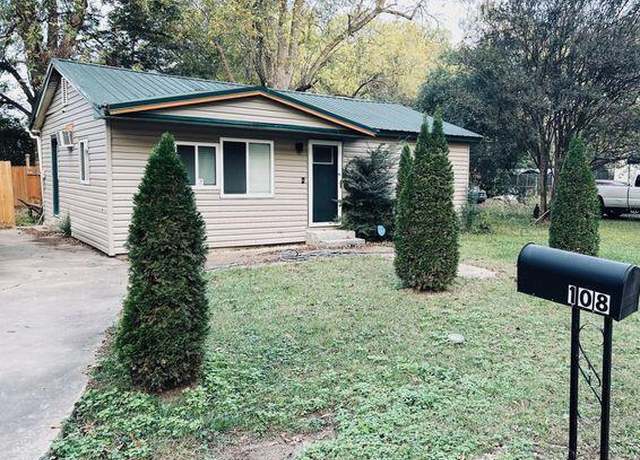 Property at 108 Ozbirn Sreet St, Batesville, MS 38606, 2 beds, 1 bath