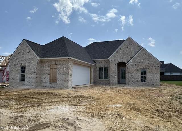Property at 444 Aurora Cir, Canton, MS 39046, 3 beds, 2 baths