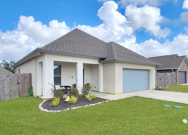Property at 16918 Alcorn Ave, Gulfport, MS 39503, 3 beds, 2 baths