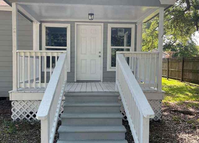 Property at 1402 Williams St, Pascagoula, MS 39567, 3 beds, 2 baths