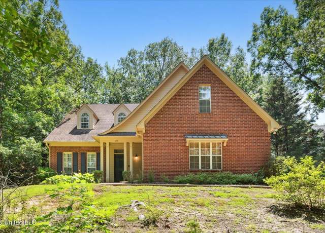 Property at 6193 Spring Hill Dr, Olive Branch, MS 38654, 4 beds, 2.5 baths