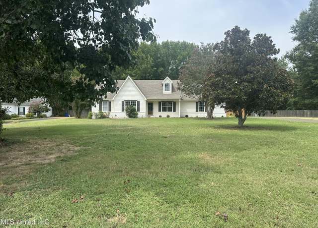 Property at 4481 Summers Place Dr, Olive Branch, MS 38654, 4 beds, 3 baths