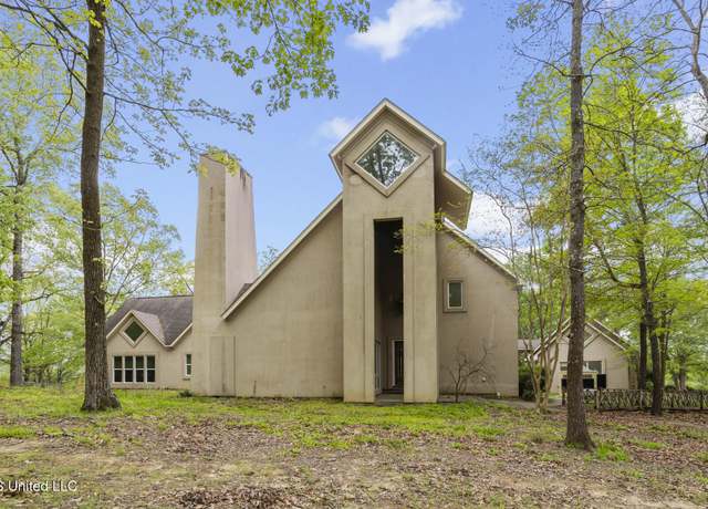 Property at 151 Chapel Hill Rd, Flora, MS 39071, 3 beds, 3.5 baths