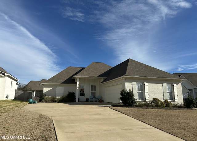 Property at 113 Shore View Dr, Madison, MS 39110, 3 beds, 2 baths