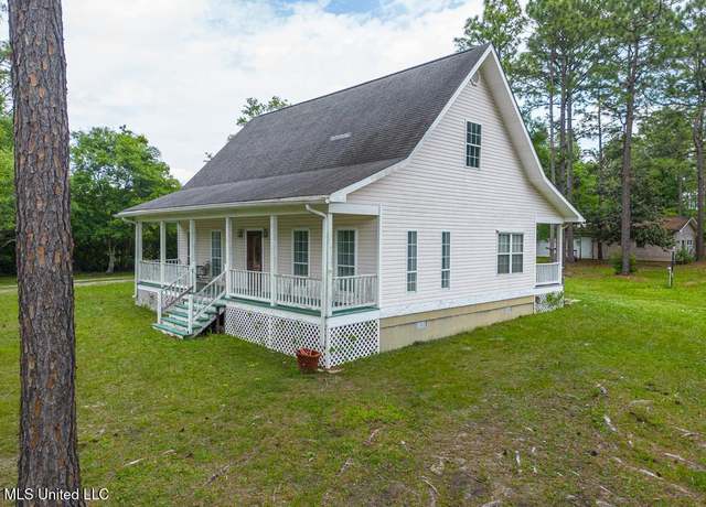 Property at 14024 Lorraine Rd, Biloxi, MS 39532, 1 bed, 2.5 baths