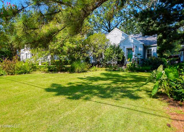 Property at 4023 N State St, Jackson, MS 39206, 4 beds, 1.5 baths