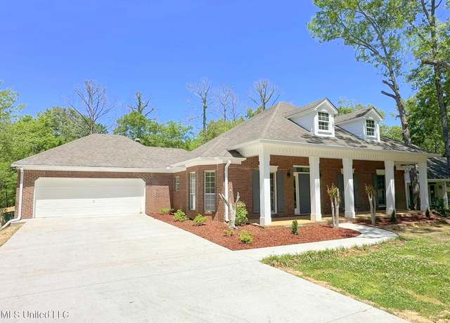 Property at 207 Aspen Ct, Ridgeland, MS 39157, 3 beds, 2 baths