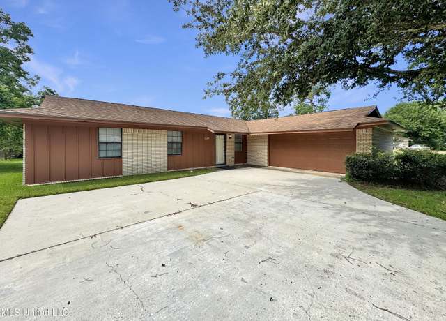 Property at 15309 Royal St, Gulfport, MS 39503, 3 beds, 2 baths