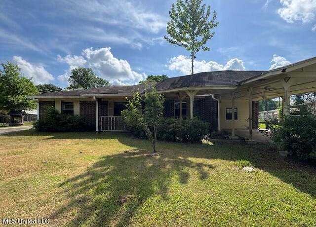 Property at 9761 Donchester Cir, Moss Point, MS 39562, 3 beds, 1.5 baths