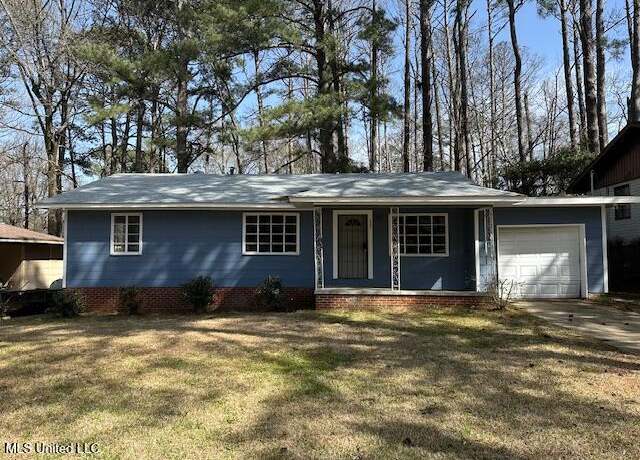 Property at 2364 Coronet Pl, Jackson, MS 39204, 3 beds, 1 bath