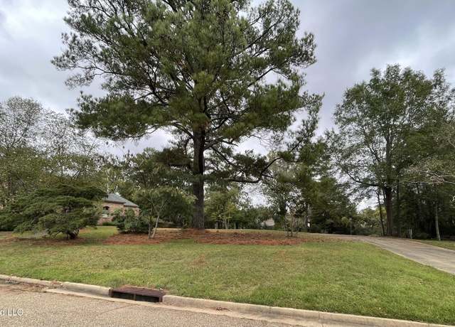 Property at 102 Green Dr, Jackson, MS 39211