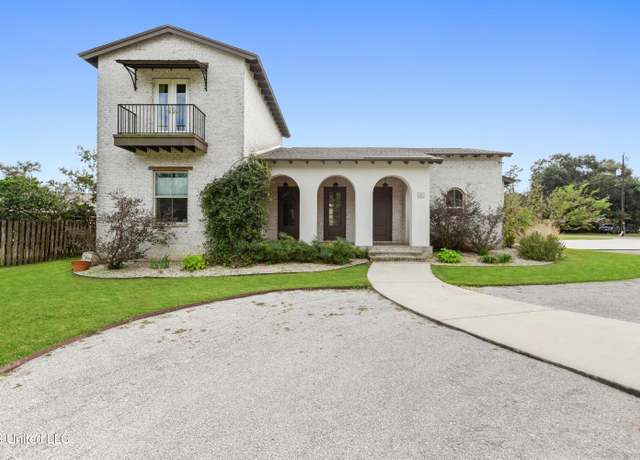 Property at 31 Poplar Cir, Gulfport, MS 39507, 3 beds, 3 baths