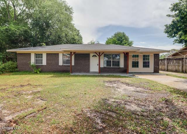 Property at 1302 Parktown Dr, Ocean Springs, MS 39564, 3 beds, 2 baths