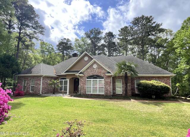 Property at 209 Trudy Ln, Florence, MS 39073, 4 beds, 3 baths