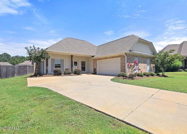 Property at 807 Barrington Ct, Brandon, MS 39042, 4 beds, 2 baths