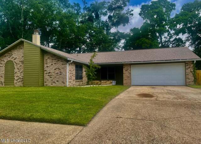 Property at 2909 Pimlico Dr, Ocean Springs, MS 39564, 3 beds, 2 baths