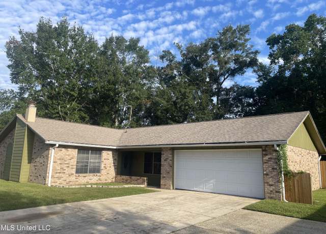 Property at 2909 Pimlico Dr, Ocean Springs, MS 39564, 3 beds, 2 baths