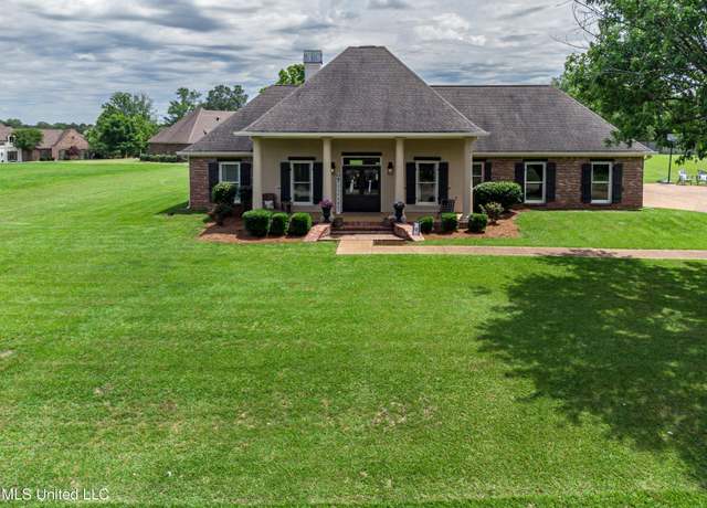 Property at 126 Beaufort Cir, Madison, MS 39110, 4 beds, 2.5 baths