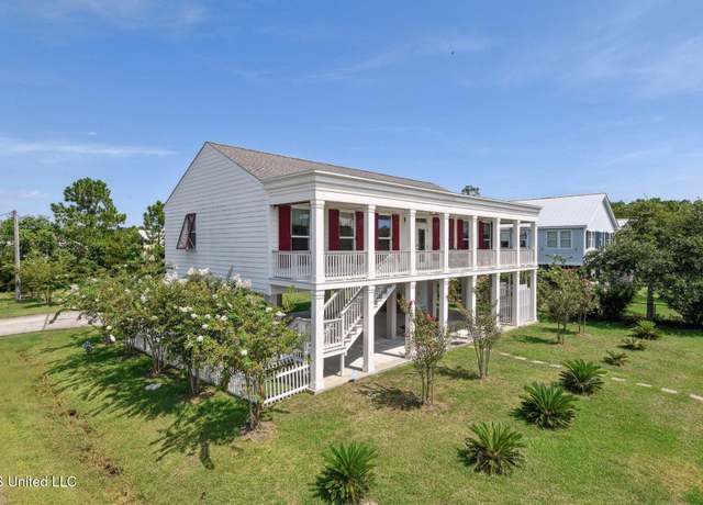 Property at 500 Fell St, Waveland, MS 39576, 3 beds, 2 baths