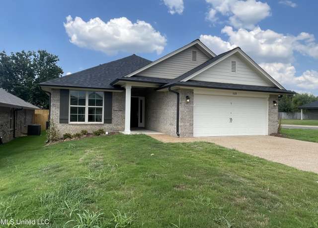 Property at 1628 Cambria Dr, Southaven, MS 38671, 4 beds, 2 baths