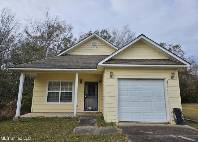 Property at 11597 Oaklane Dr, Gulfport, MS 39503, 3 beds, 2 baths