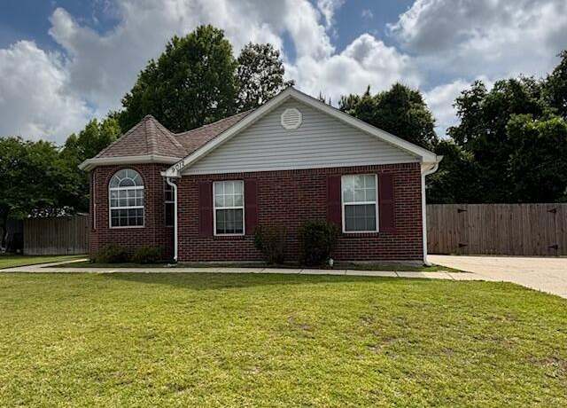 Property at 9012 Marguerite Dr, Ocean Springs, MS 39564, 3 beds, 2 baths