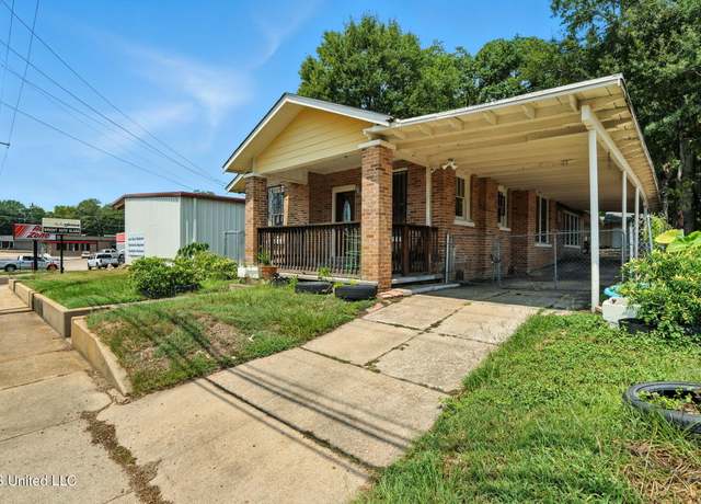 Property at 1120 Delaware Ave, Mccomb, MS 39648, 3 beds, 3 baths