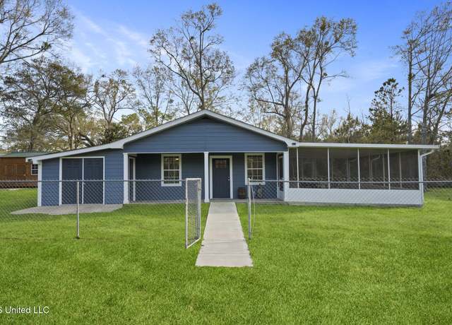 Property at 10085 Paradise Ln, Bay Saint Louis, MS 39520, 3 beds, 2 baths