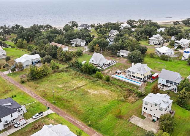 Property at 119 Lakewood Dr, Waveland, MS 39576