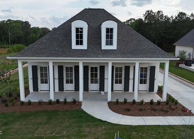 Property at 612 Big Valley Loop, Flowood, MS 39232, 4 beds, 3 baths
